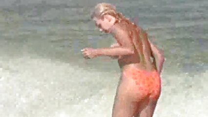 Mec baisé debout pour baiser sa jeune femme dans la cuisine pour une omelette brûlée porno femme mature noire