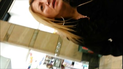 La nana a pris son trou du cul avec un plug anal pour que le petit ami porno femme mature ronde n'y entre pas avec un doigt ou une bite