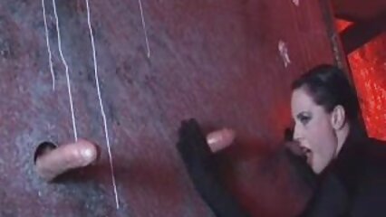 Kamwhora en direct porno femme mature arabe d'une belle pipe en lingerie