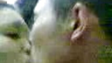 Baisée une maman porno mature femme aux cheveux courts avec une grosse bite
